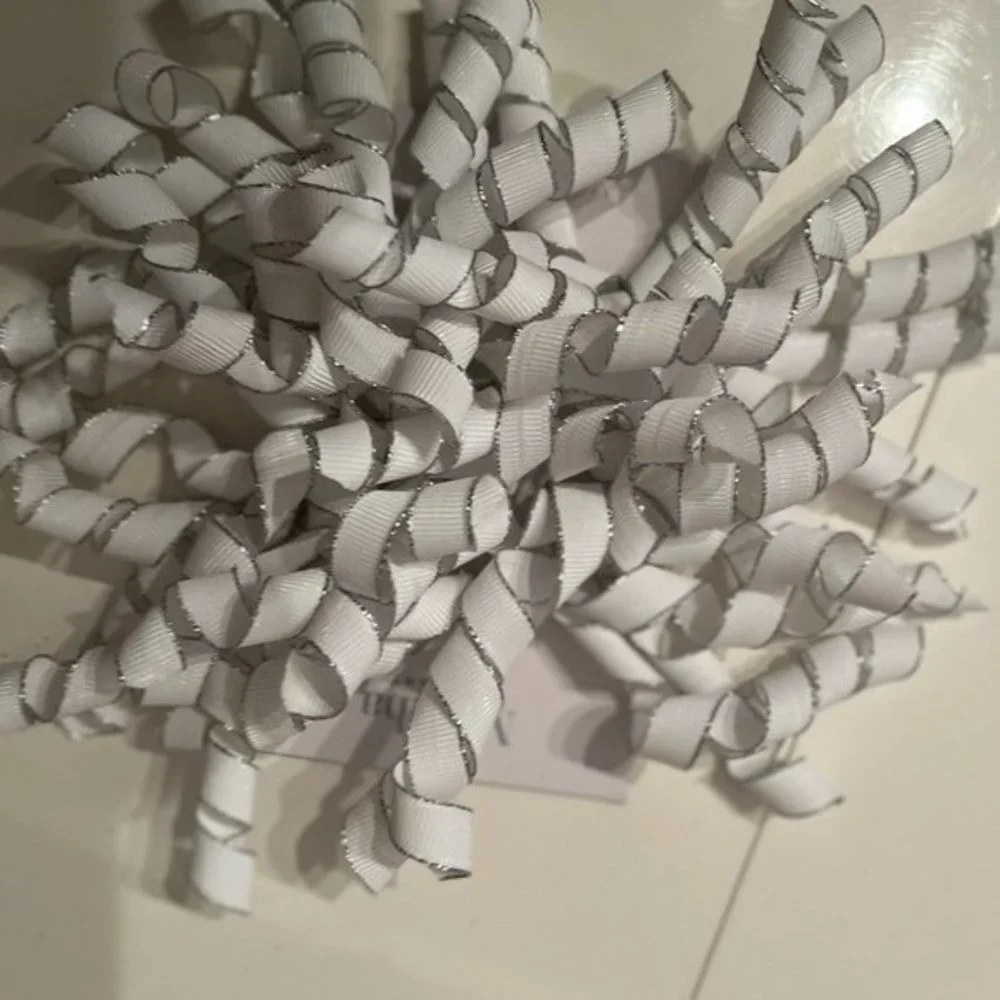 Martha Stewart Premium Curly Bows (4)‎ – White and Silver